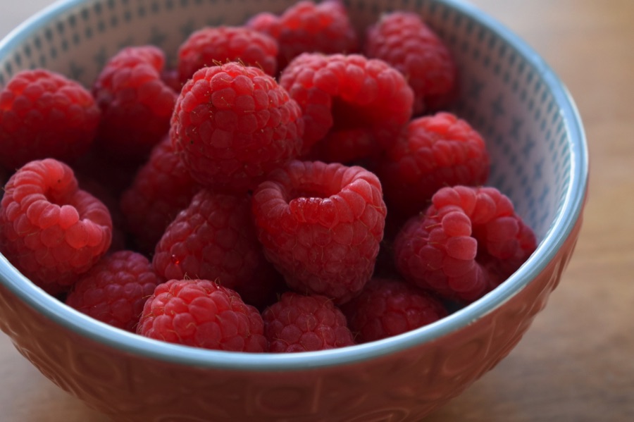Raspberries in a bowl